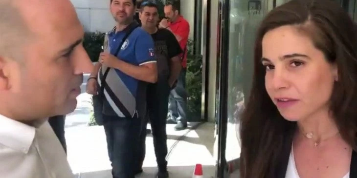 Εξάρχεια: Το άβατο παραμένει-Επιτέθηκαν στην υποψήφια βουλευτή της ΝΔ Κορίνα Δαμουλιάνου-Βίντεο